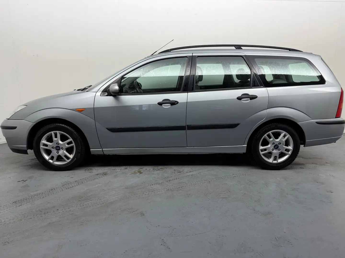 Ford Focus Wagon 1.6-16V Collection # Airco # Trekhaak # Apk Grau - 2