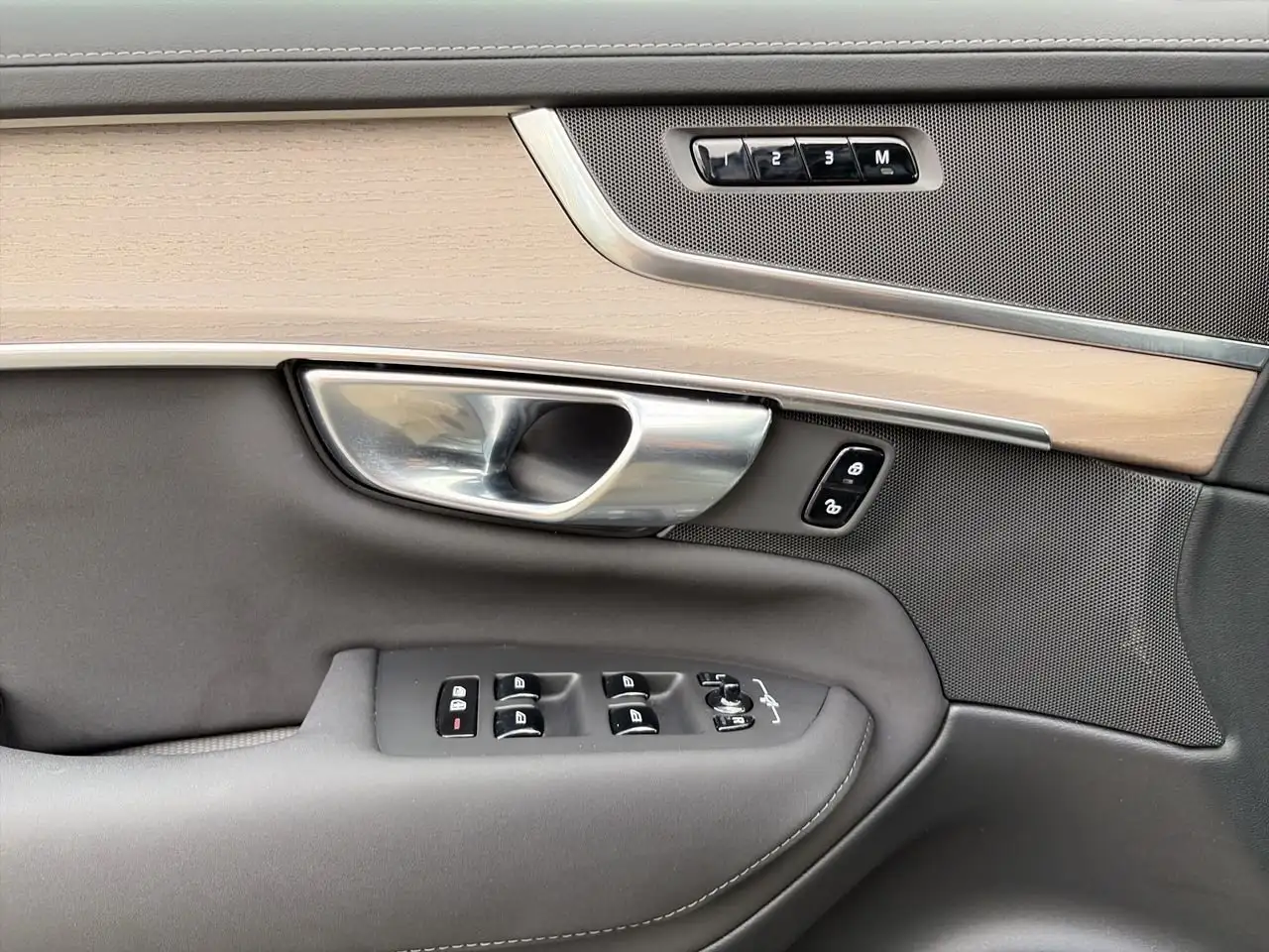 Volvo XC90 снимка Volvo XC90