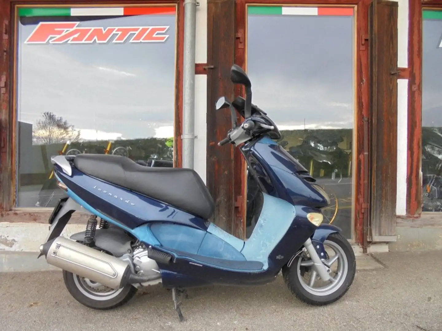 Aprilia Leonardo 250 Blau - 1