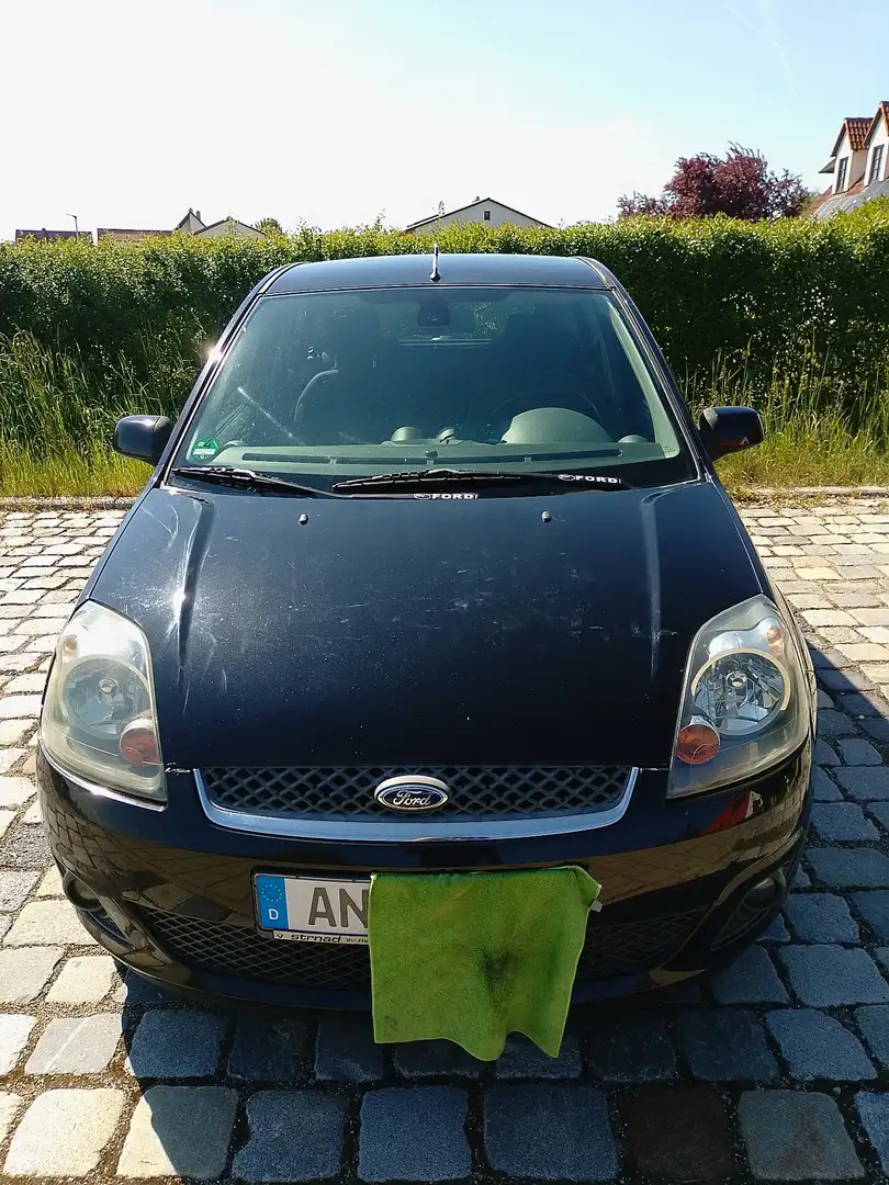 Ford Fiesta 1.3 Ghia Schwarz - 1