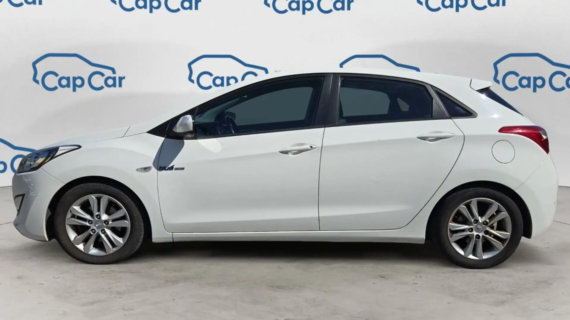 Hyundai i30 1.6 CRDi 110 Inventive Blanc - 2
