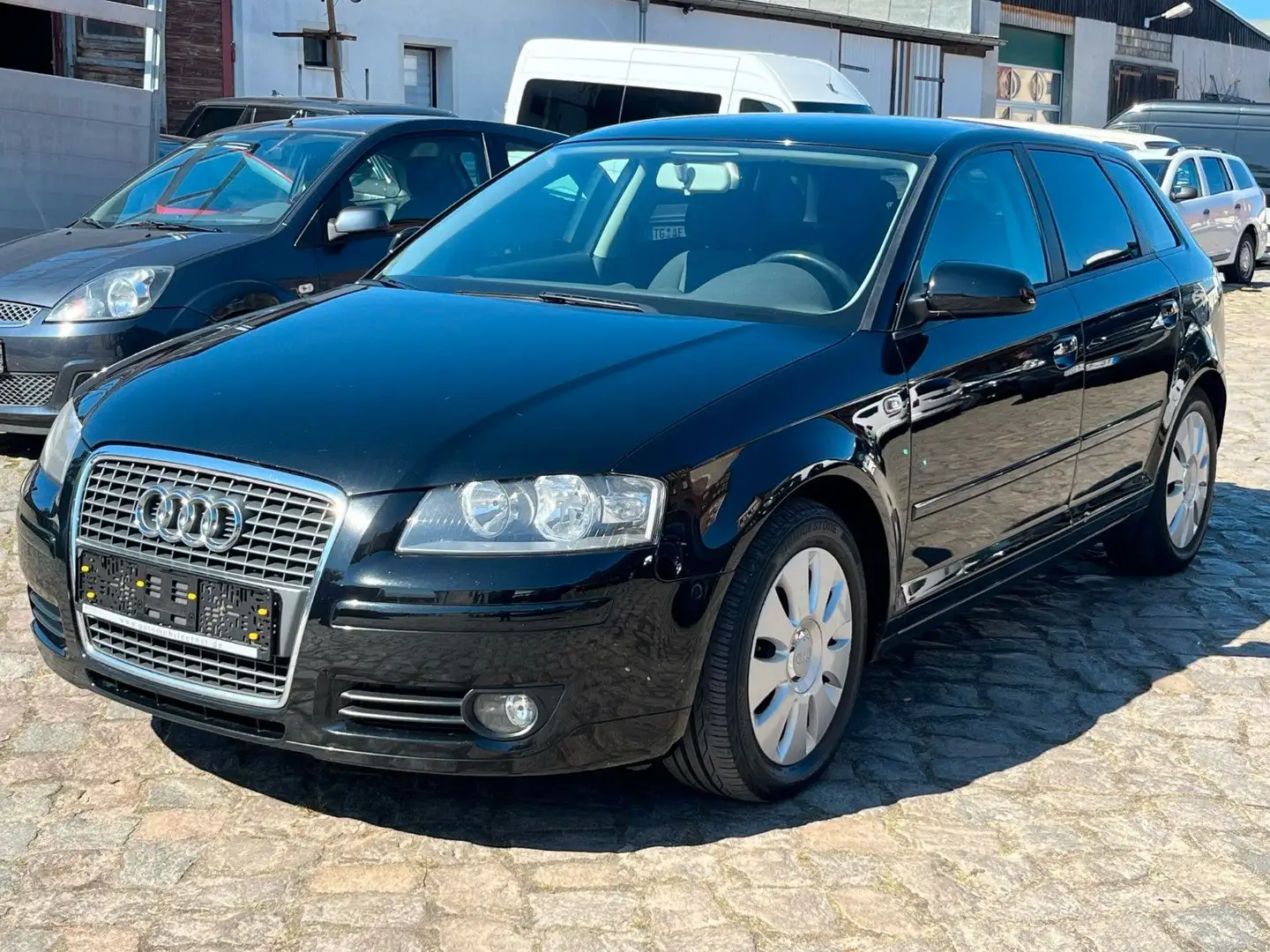 Audi A3 Sportback 1.6 Attraction Automatic Negro - 1