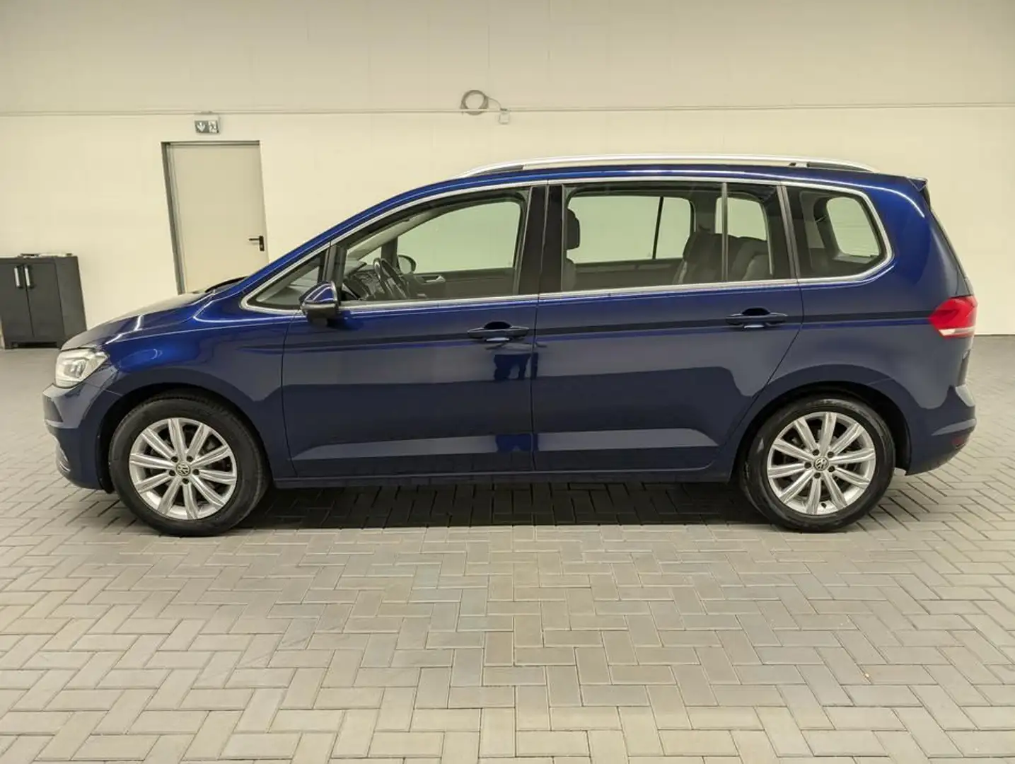 Volkswagen Touran Highline LED/Navi/AHK/el.Heck/SHZ/PDC/17 Blau - 2