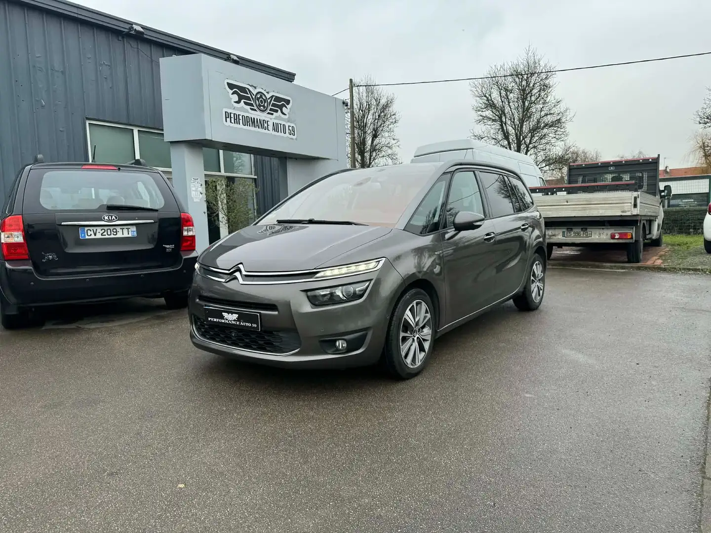 Citroen Grand C4 Picasso 2.0 BLUE HDi 150 Ch 7 pl Exclusive Gris - 1