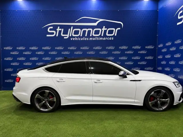 Audi A5 view 5