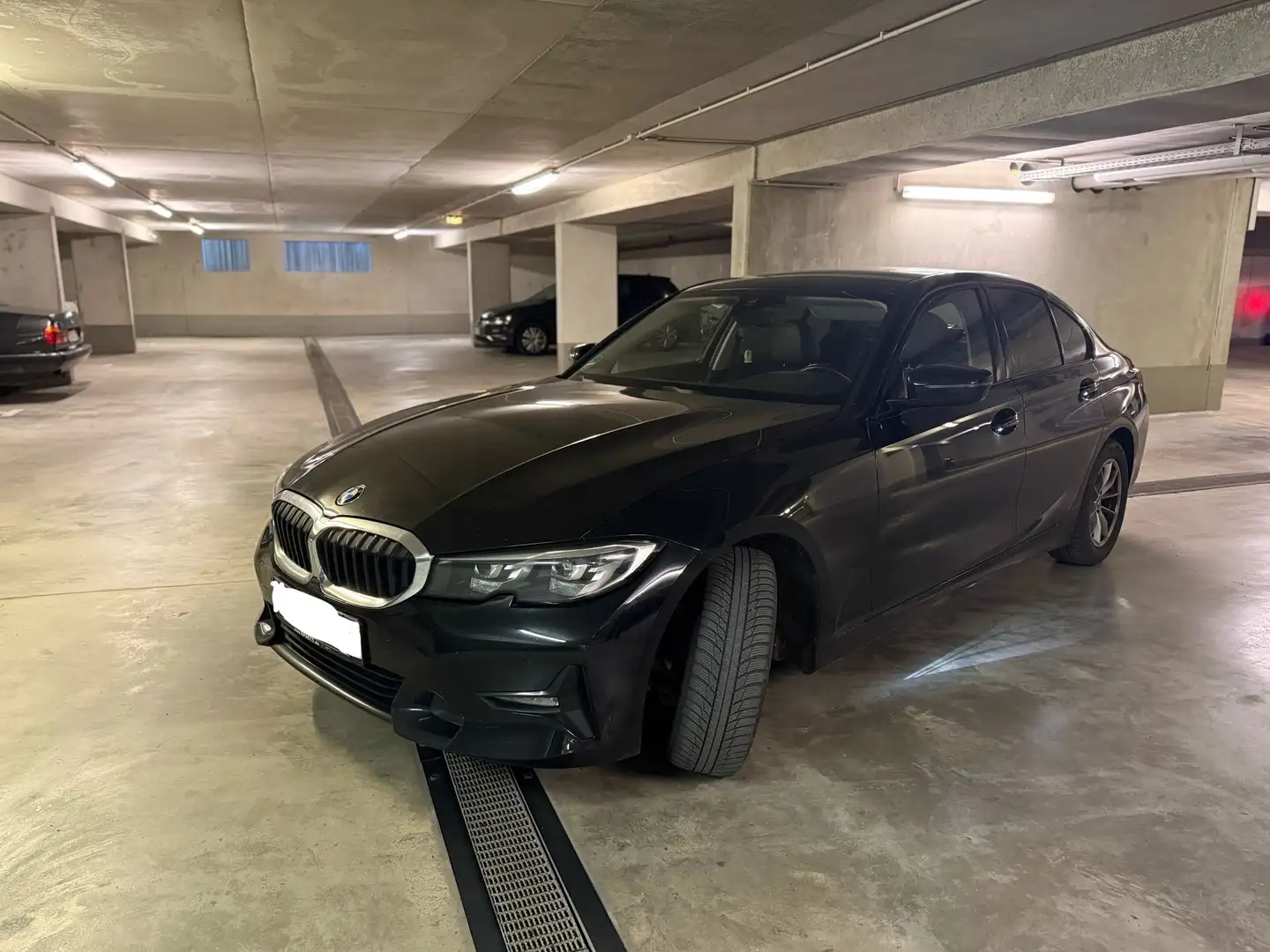 BMW 320 320 d Sport Line Zwart - 1