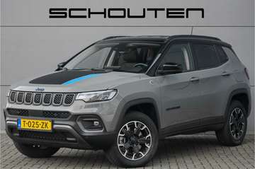 4xe 240 Plug-in Hybrid Trailhawk Leder LED ACC Tre