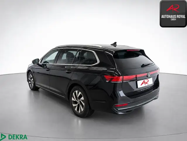 Volkswagen Passat view 2