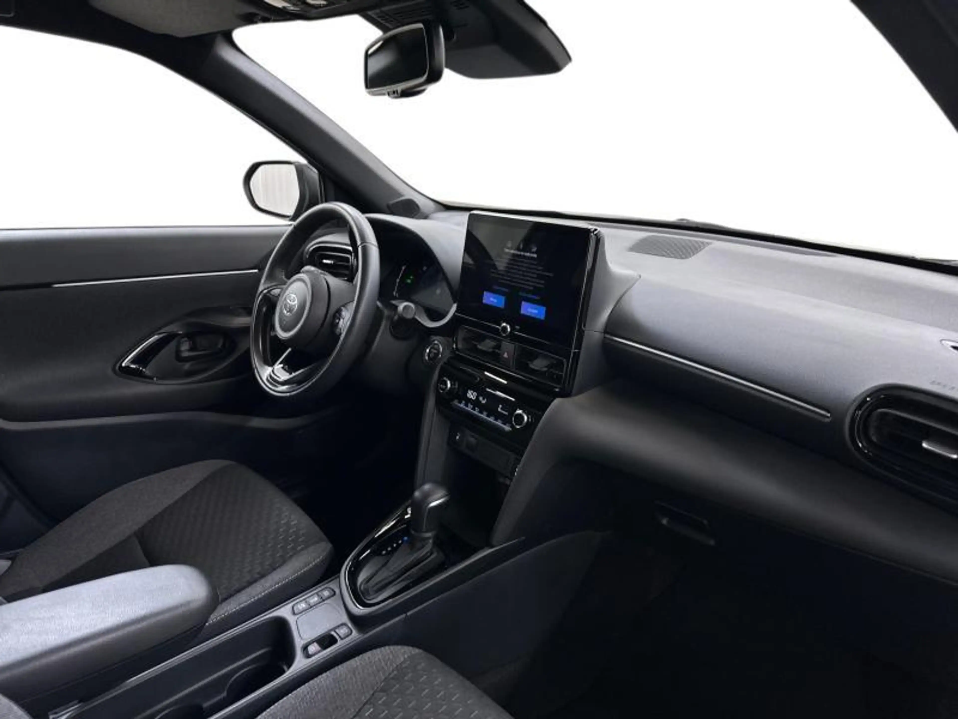 Toyota Yaris Cross 116hp HEV Executive | winter pack — photo 6
