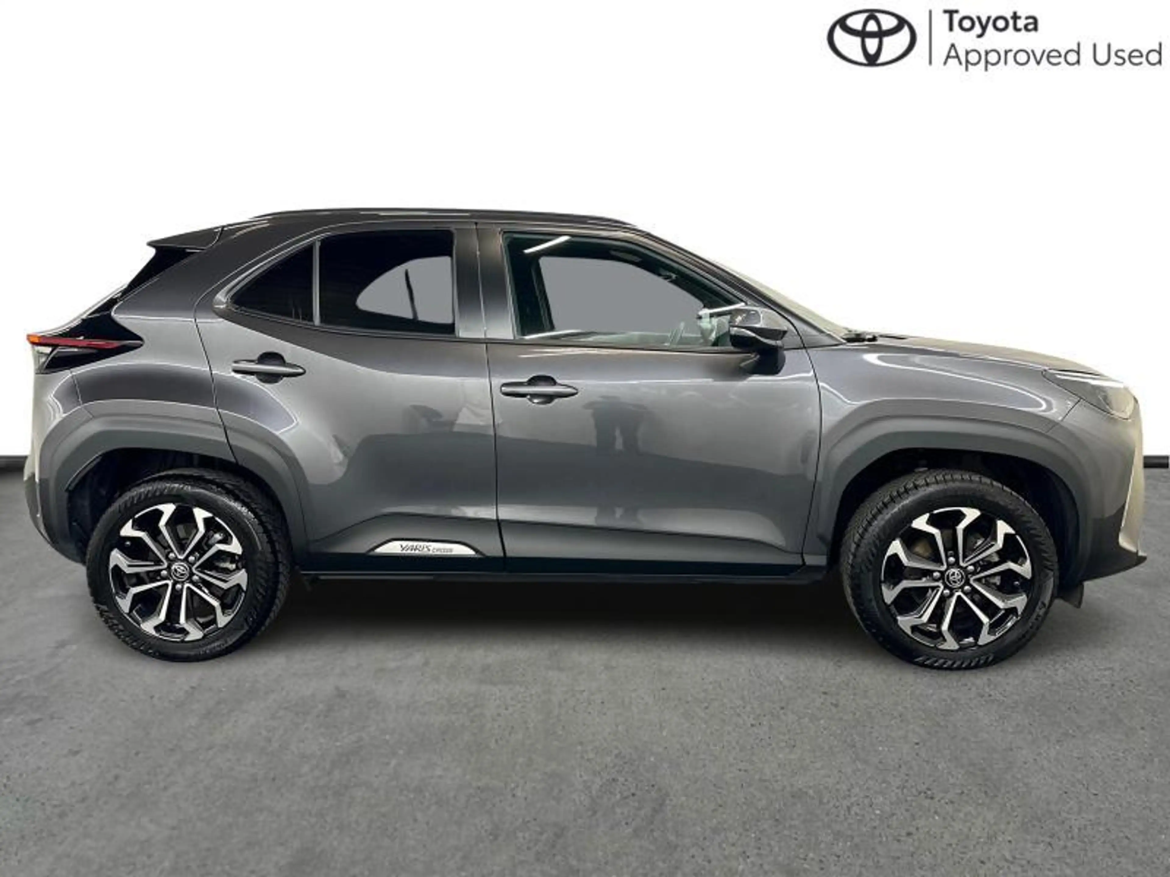 Toyota Yaris Cross 116hp HEV Executive | winter pack — photo 14