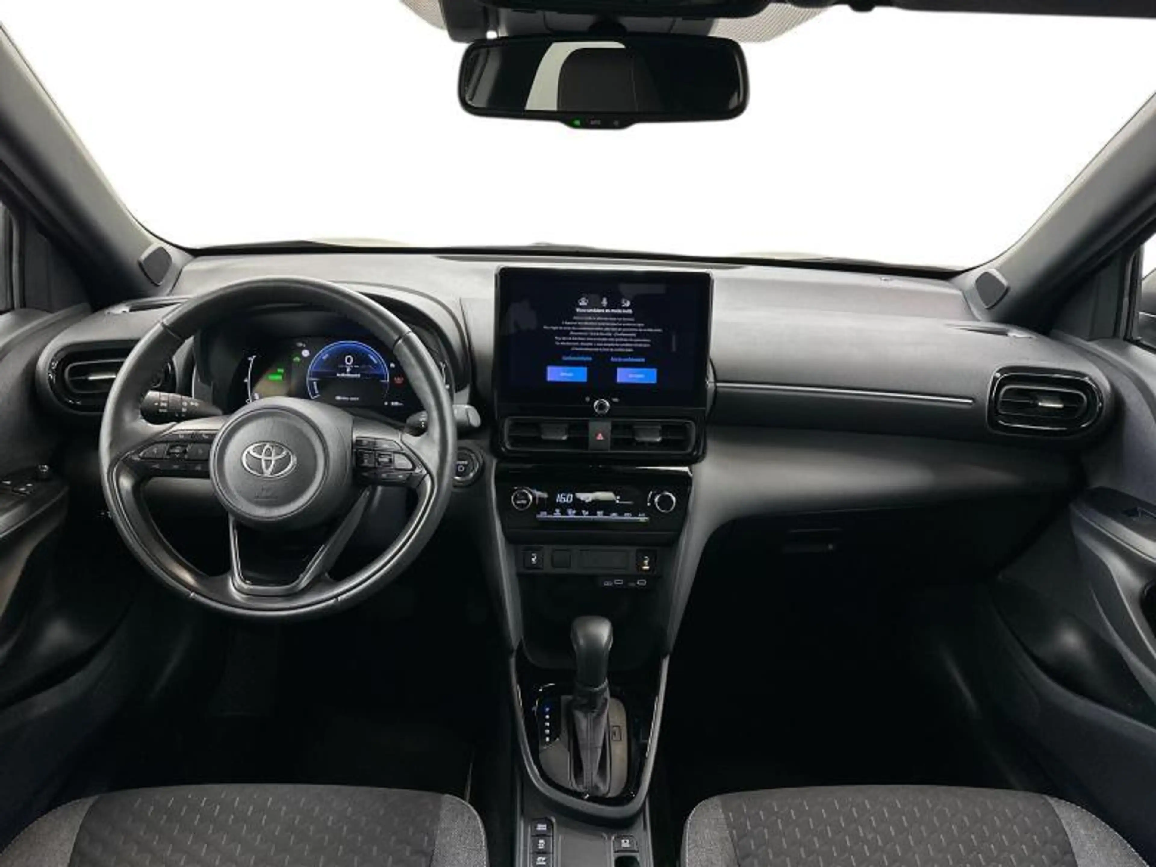 Toyota Yaris Cross 116hp HEV Executive | winter pack — photo 7