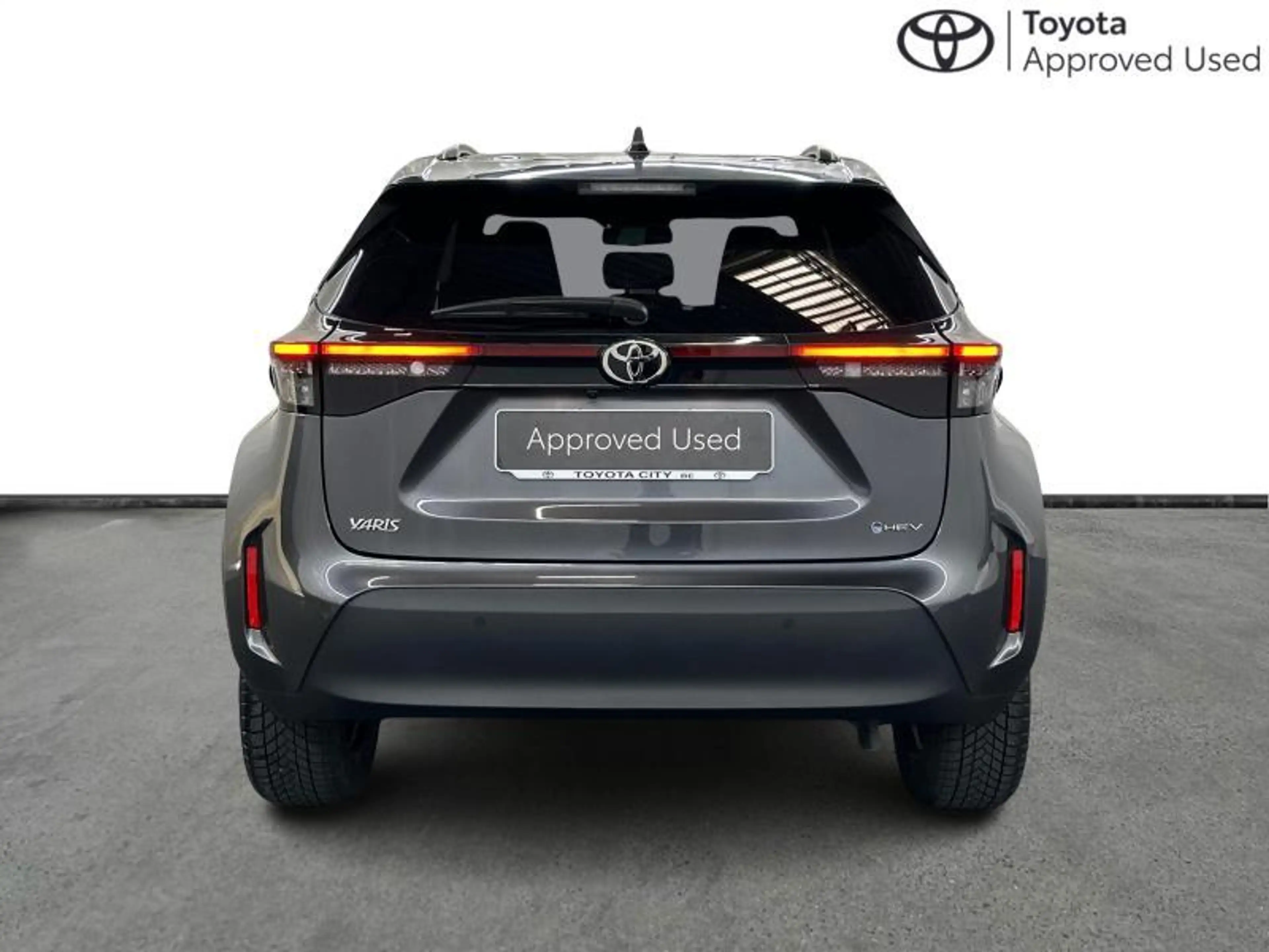 Toyota Yaris Cross 116hp HEV Executive | winter pack — photo 4