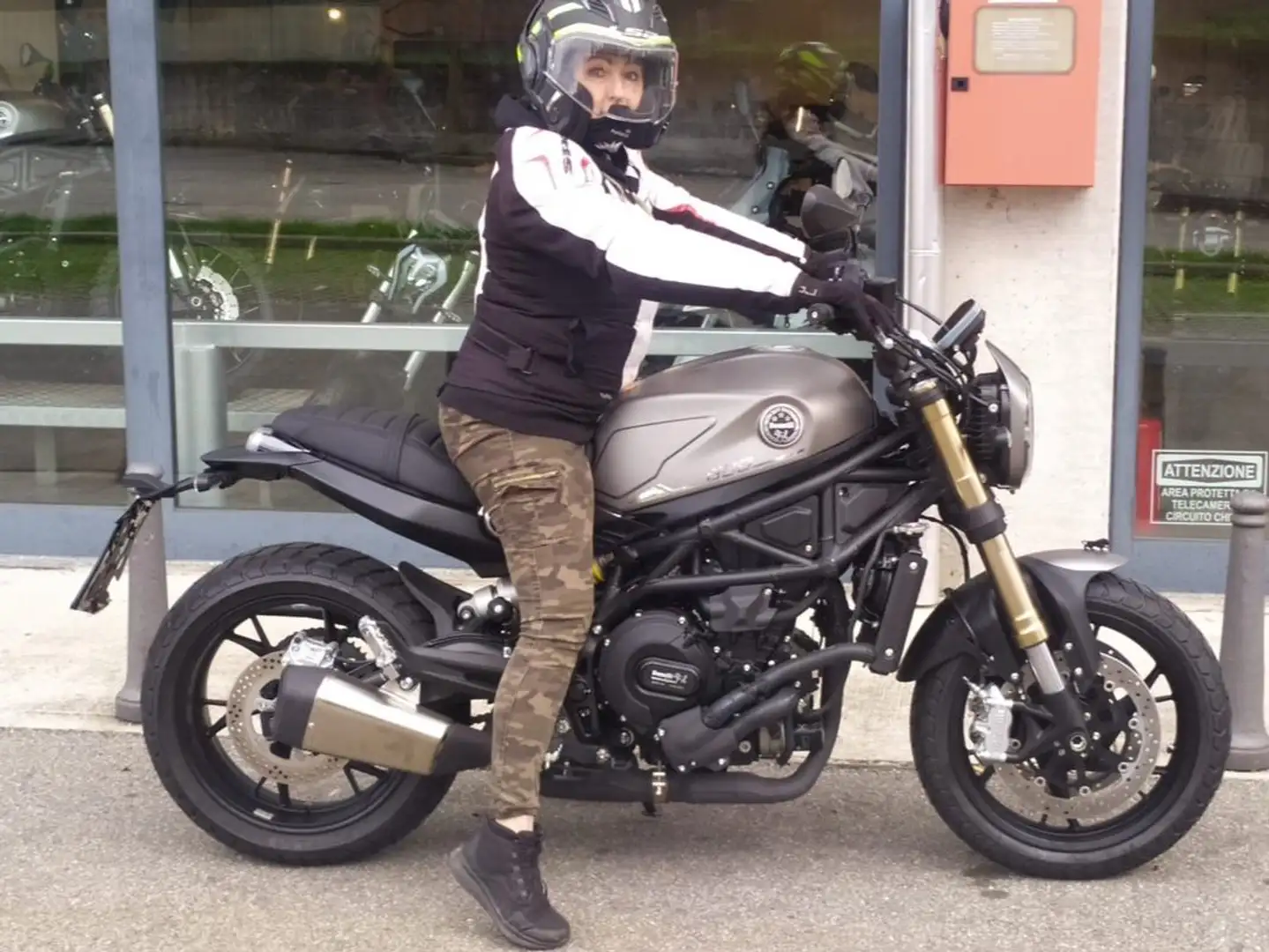 Benelli Leoncino Grigio - 1