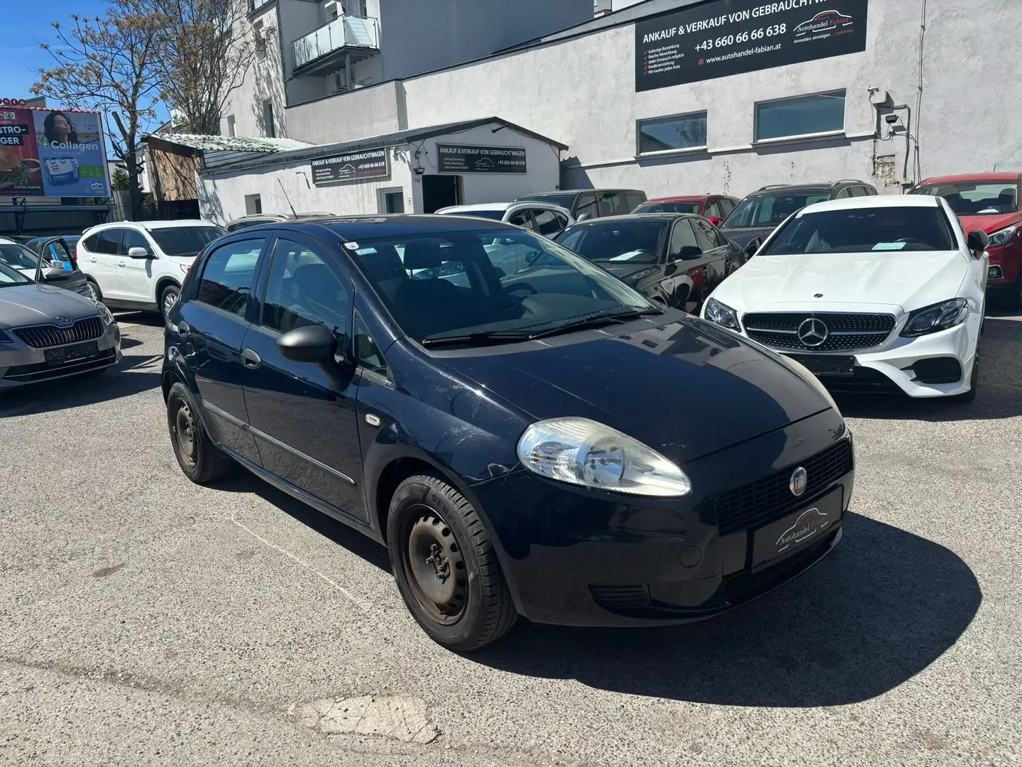 Fiat Grande Punto 1,2 Basis Kleinwagen 69PS mit Klima Blau - 1