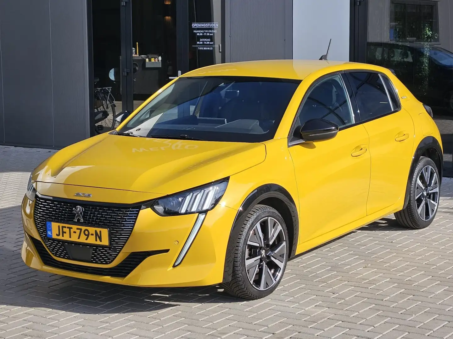 Peugeot 208 1.2 GT-Line Carplay Digitaal dash Navi LM17 Geel - 2