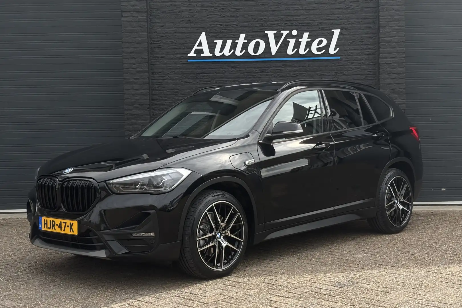 BMW X1 xDrive25e Advantage | Leder | 19" LM Velgen | NAVI Negro - 1