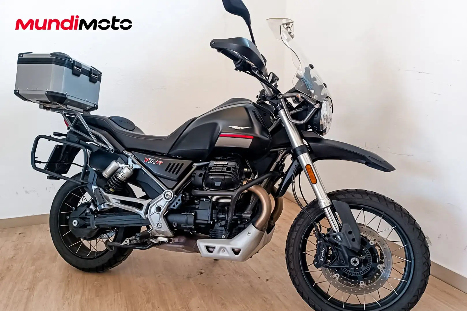 Moto Guzzi V 85 TT - 2