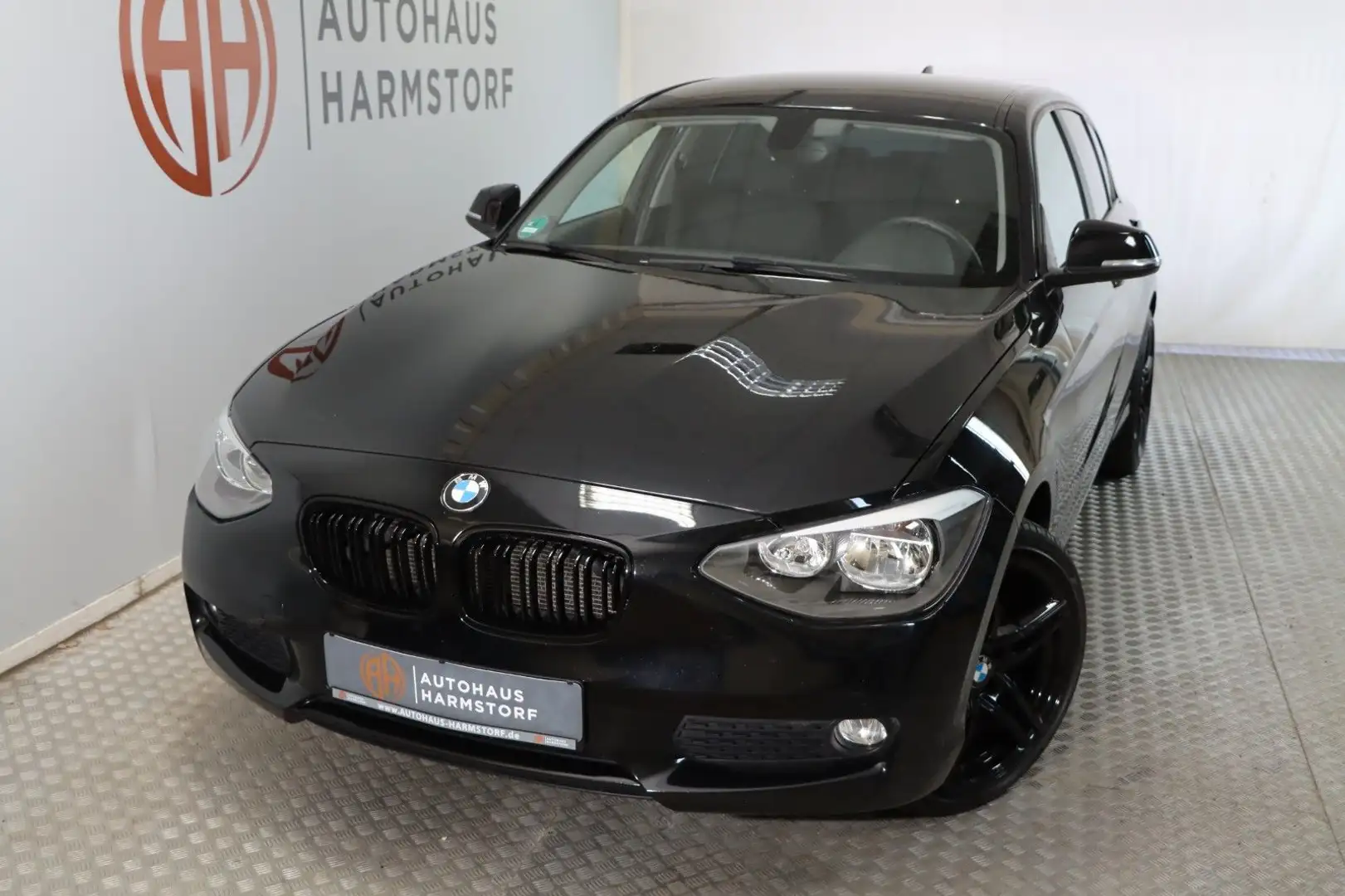 BMW 116 i Kein Verkauf an Privat Zwart - 1