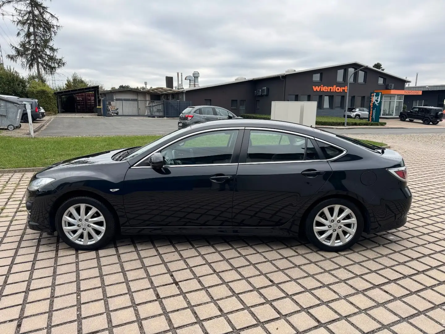 Mazda 6 Lim. 1.8 Active*BOSE*XENON*NUR 126000 KM* Schwarz - 2