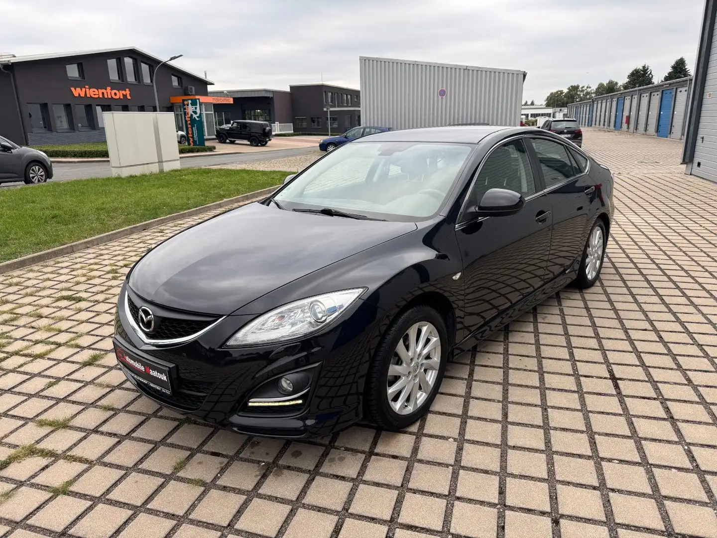 Mazda 6 Lim. 1.8 Active*BOSE*XENON*NUR 126000 KM* Schwarz - 1
