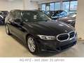 BMW 318 d FACELIFT/SPUR/AHK/WIDESCREEN/LEDER Schwarz - thumbnail 1