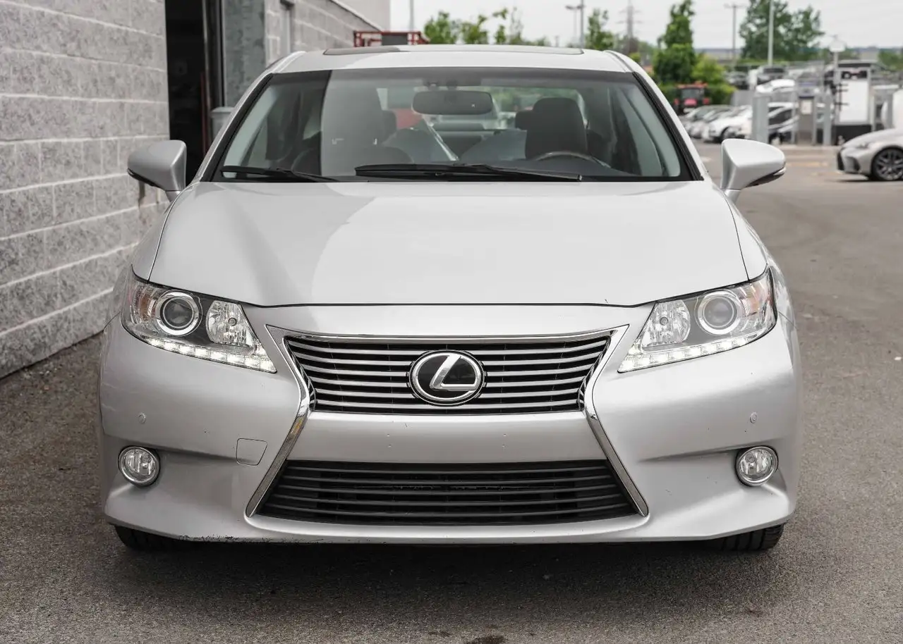 Lexus ES снимка Lexus ES