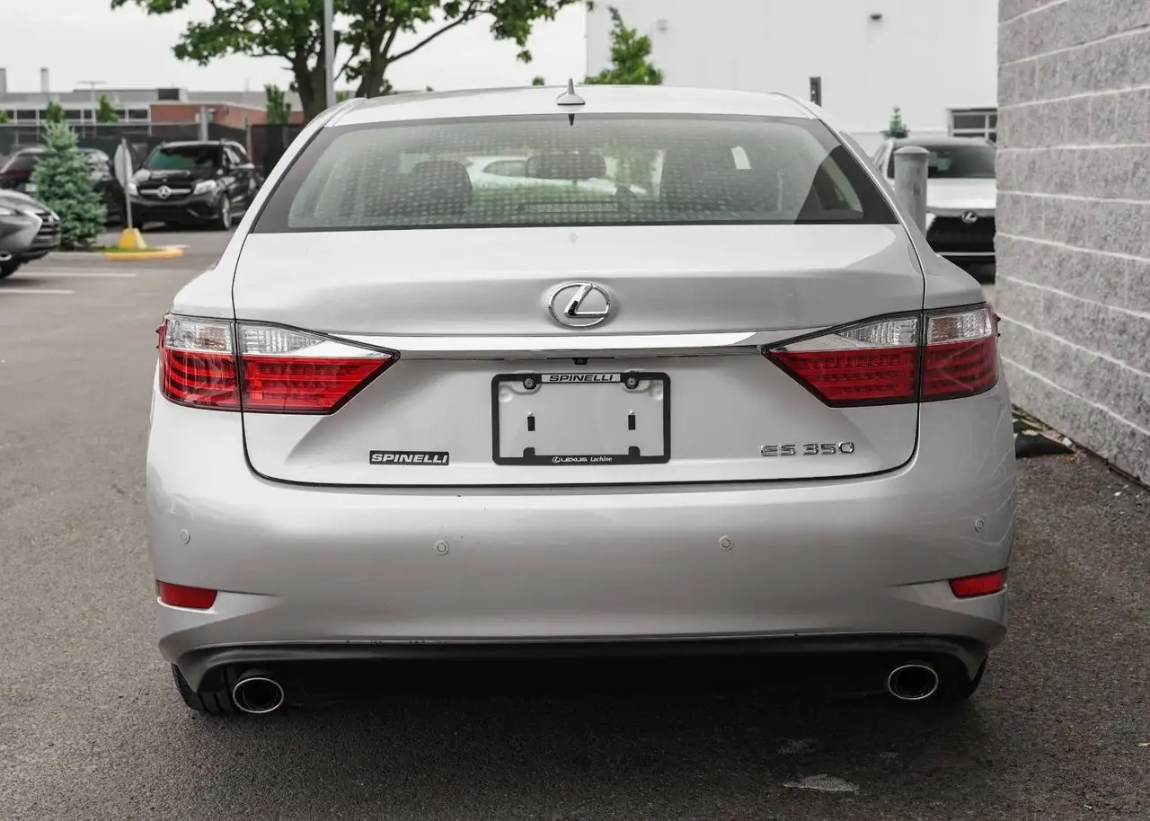 Lexus ES снимка Lexus ES