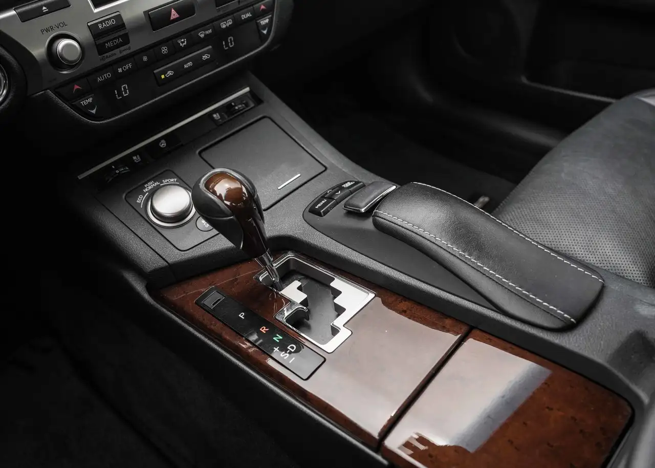 Lexus ES снимка Lexus ES