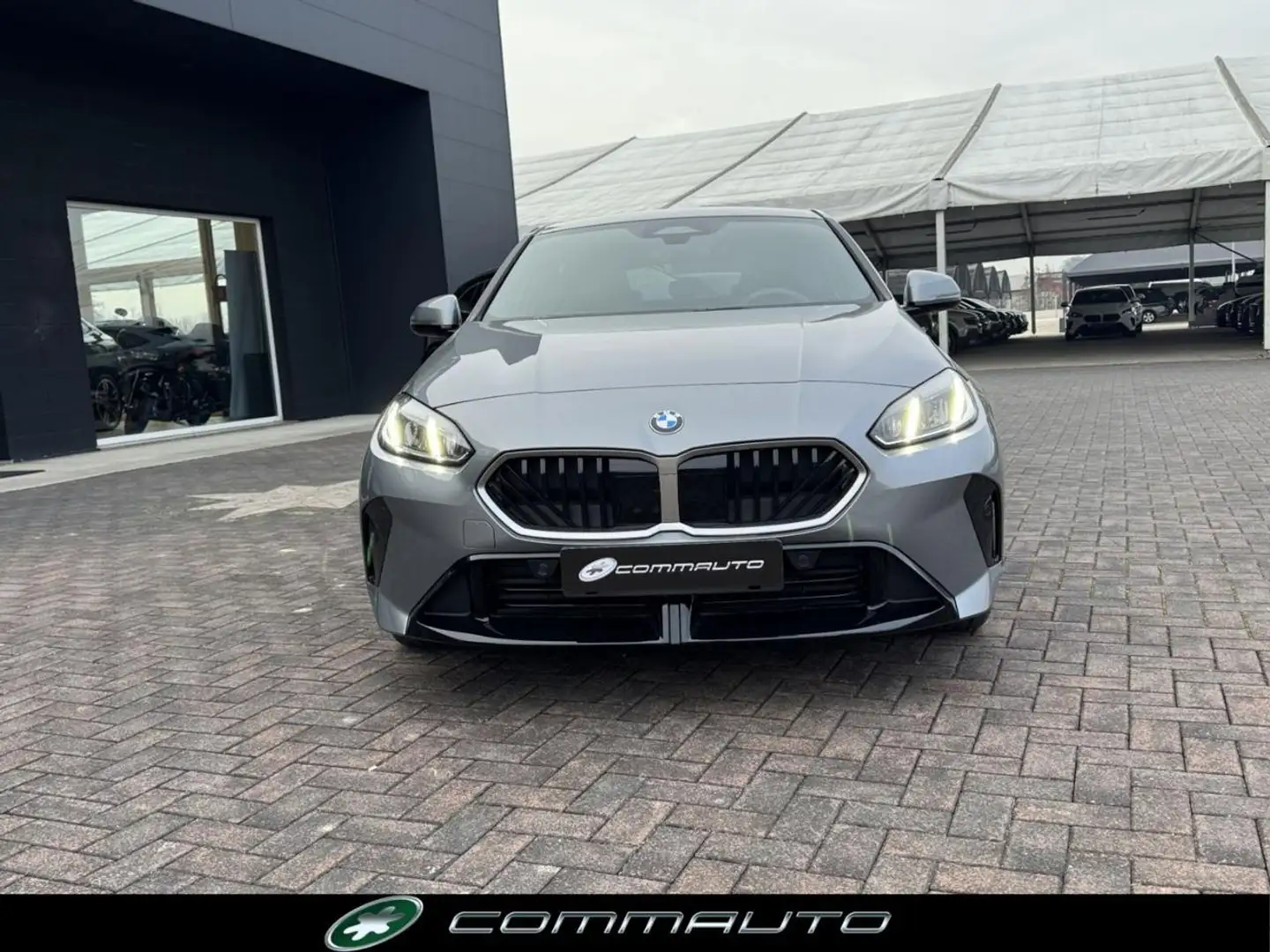 BMW 118 d MSport Gris - 2