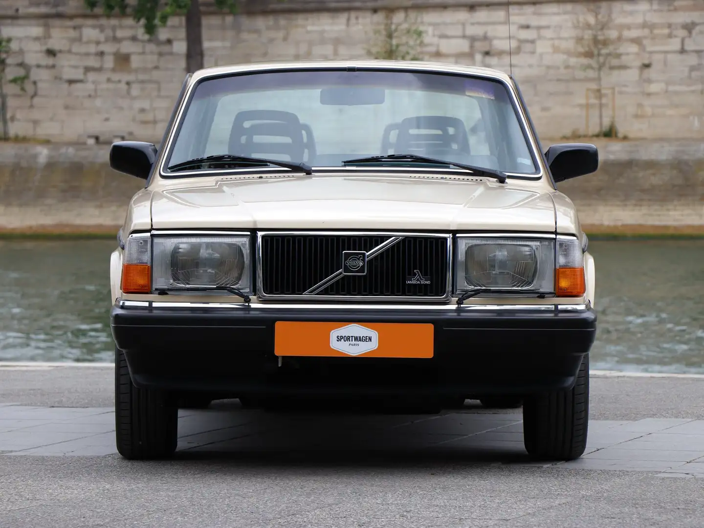 Volvo 240 GL Bej - 2