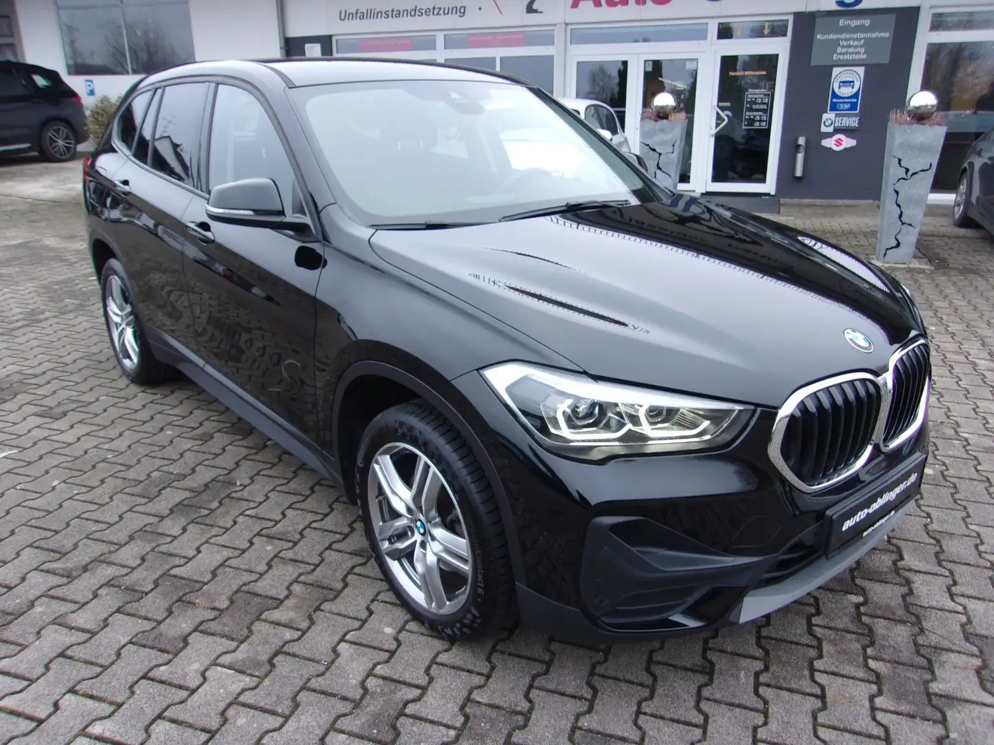 BMW X1 sDrive18i Automatic Noir - 1