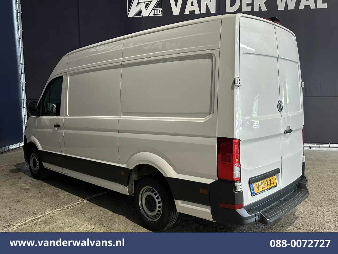 Volkswagen Crafter 2.0 TDI 141pk L3H3 L2H2 Euro6 Airco | Camera | App Blanc - 2