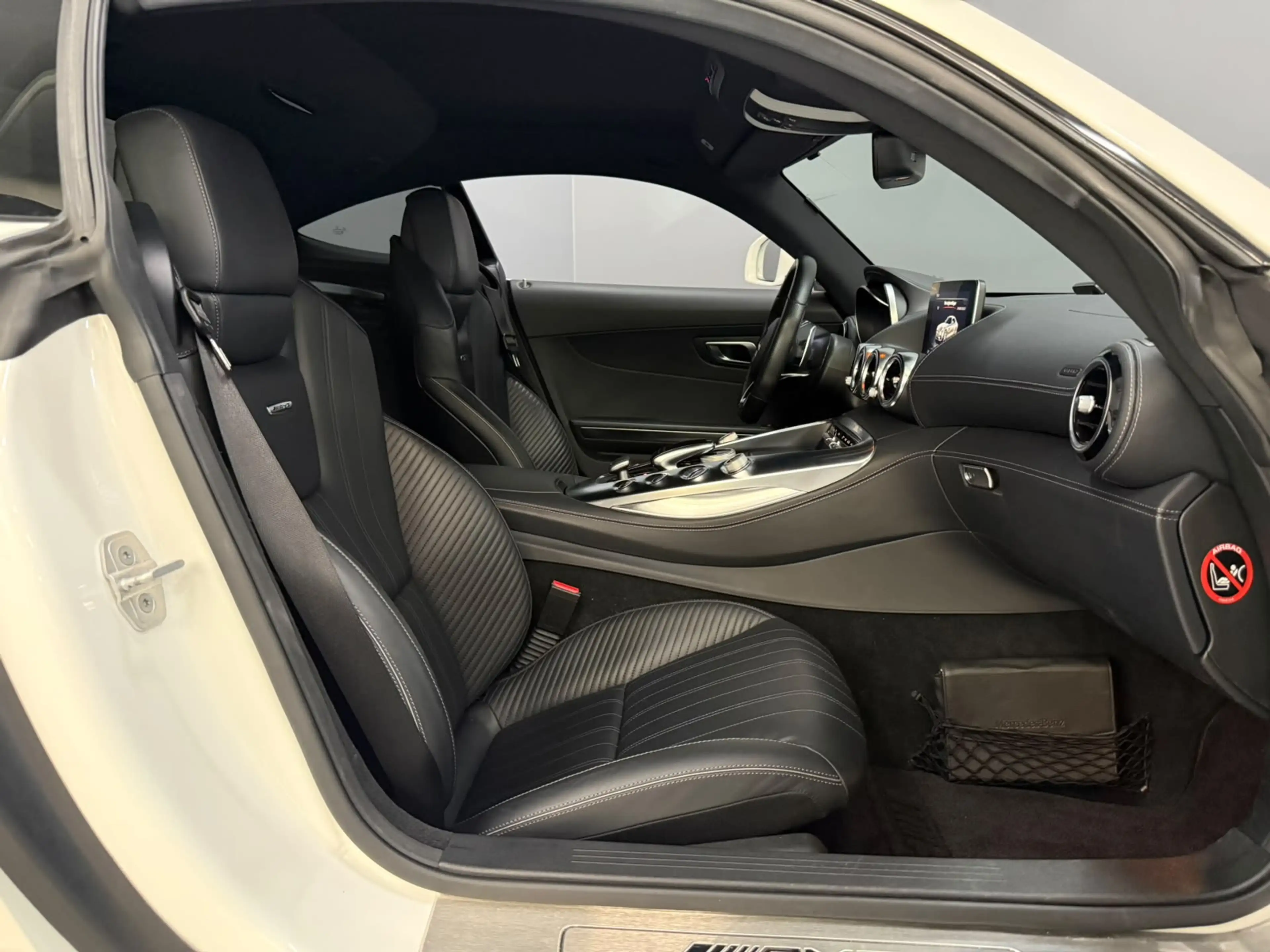 Mercedes-Benz AMG GT 4.0 | 462 pk | Diamant-wit Bright designo | 24.178 — photo 22