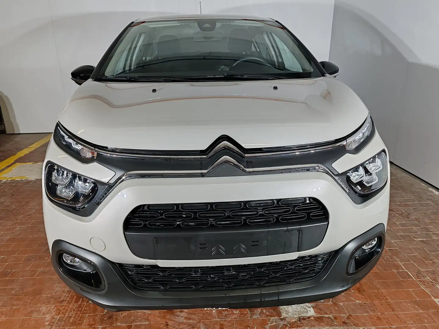 Citroen C3 1.2 110cv Max EAT6 Cambio automatico Beige - 2