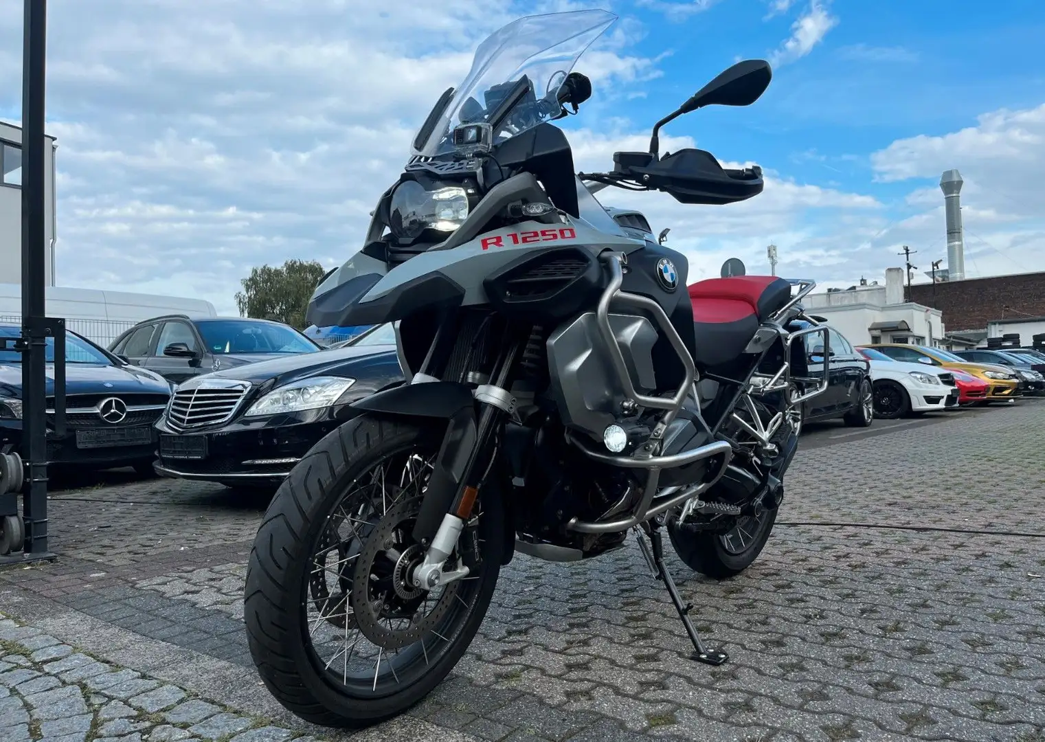 BMW R 1250 GS Adventure 1HD-AKRAPOVIC-NAVI-LENK HZ-- Silber - 1