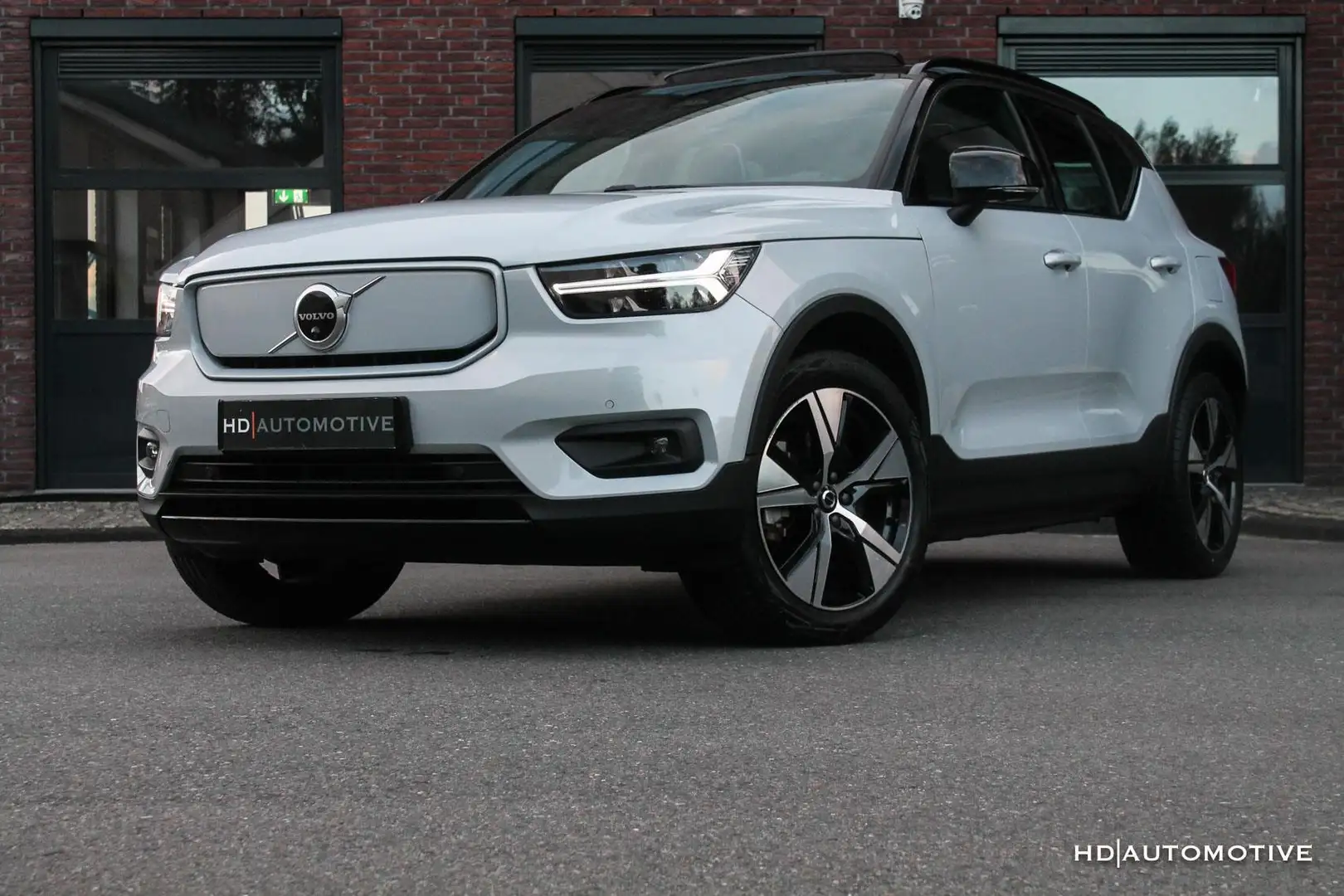 Volvo XC40 Recharge P8 AWD 408PK R-Design PANO|H/K|360CAM| Gris - 1