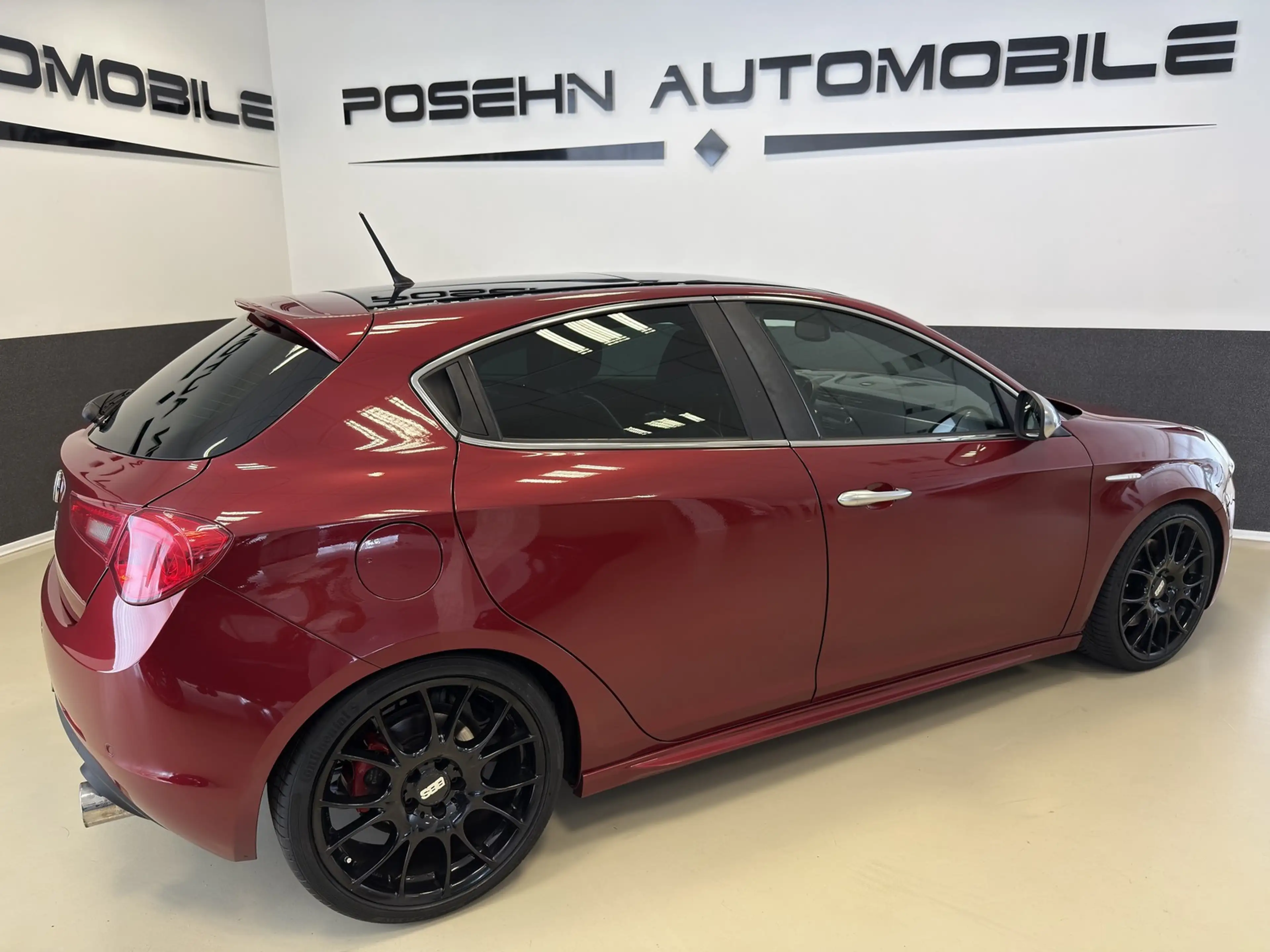 Alfa Romeo Giulietta 1.8 TBI 16V Quadrifoglio Verde Leder Xenon — photo 4