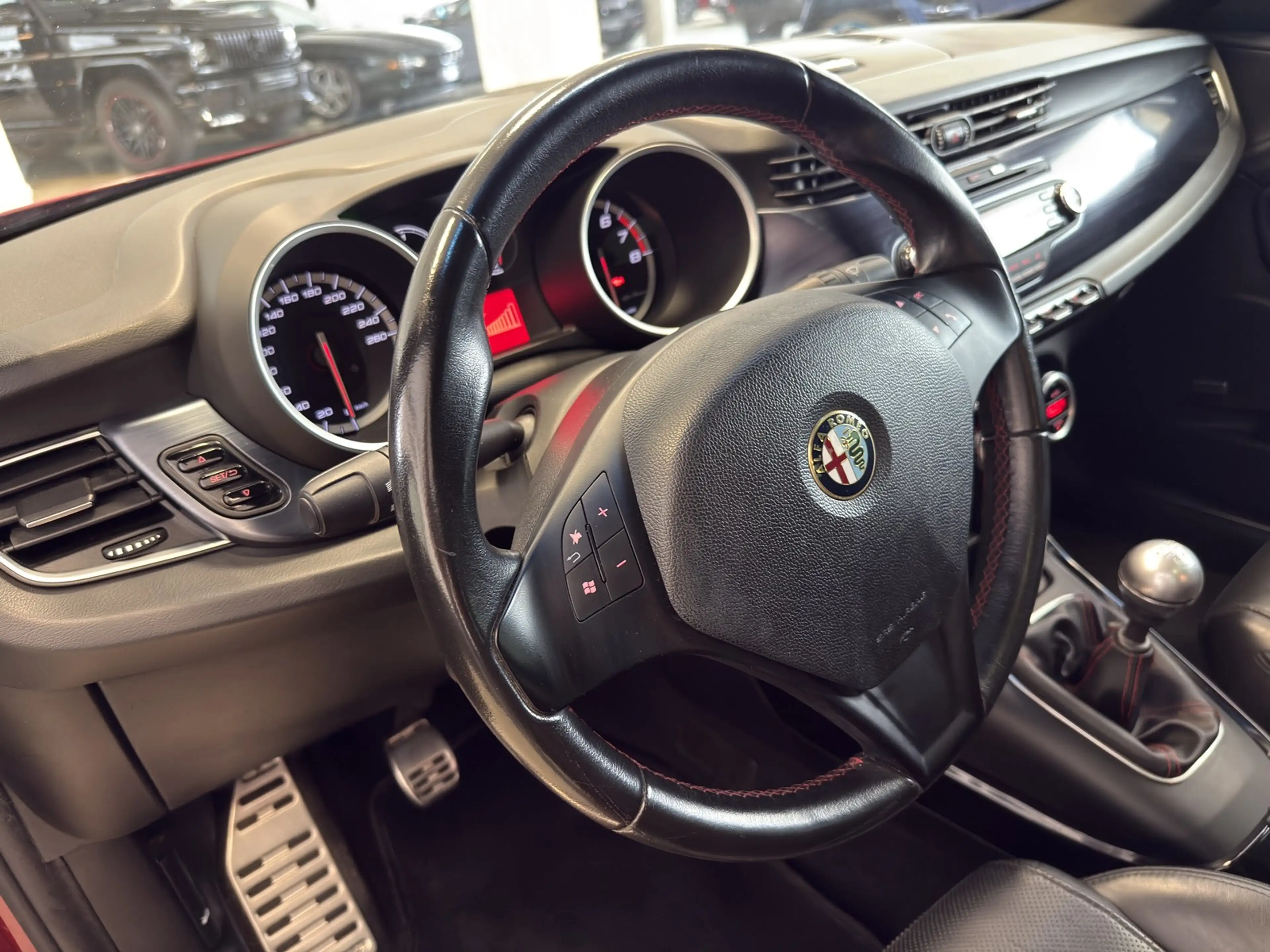 Alfa Romeo Giulietta 1.8 TBI 16V Quadrifoglio Verde Leder Xenon — photo 14