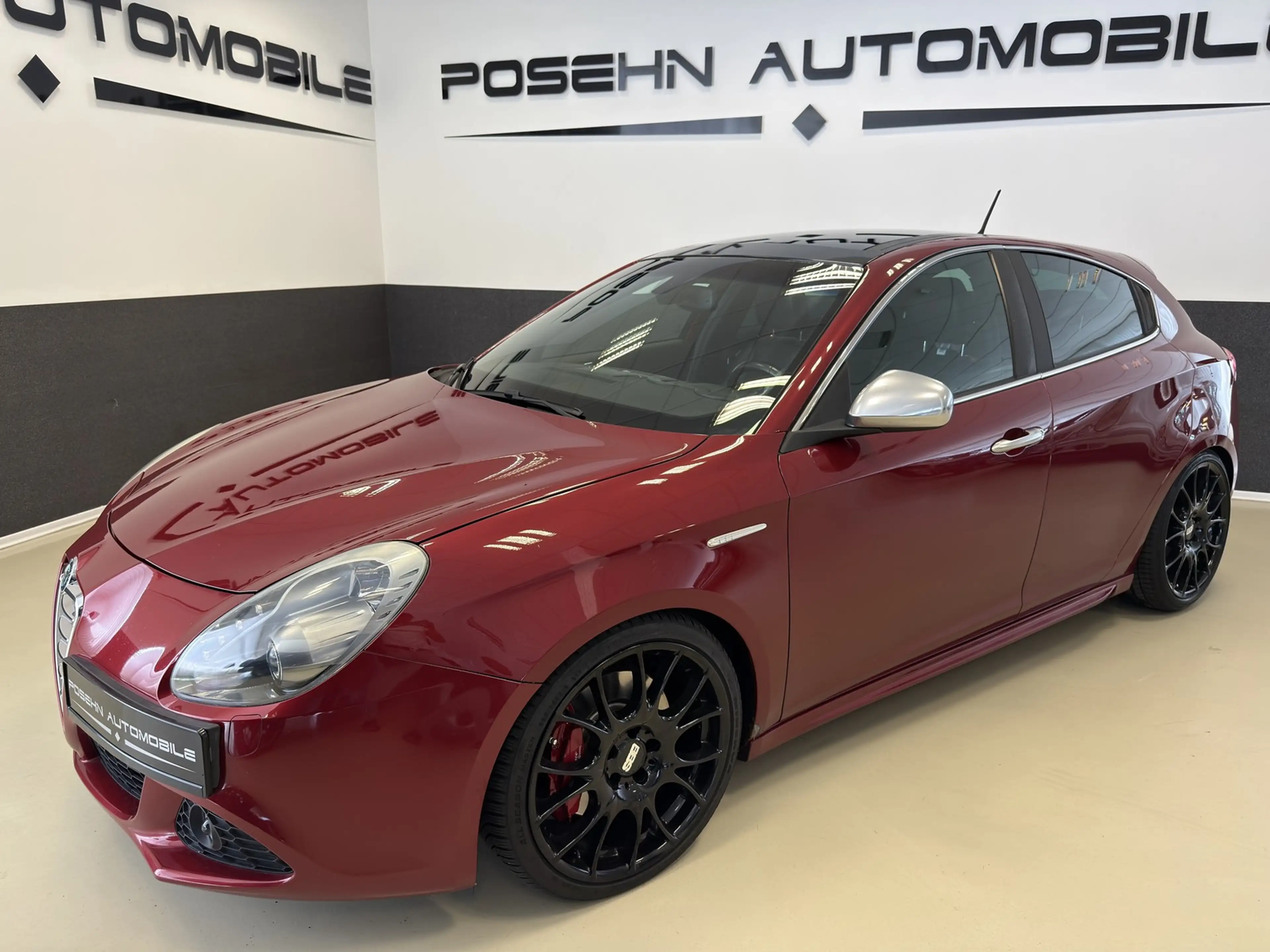 Alfa Romeo Giulietta 1.8 TBI 16V Quadrifoglio Verde Leder Xenon — photo 3