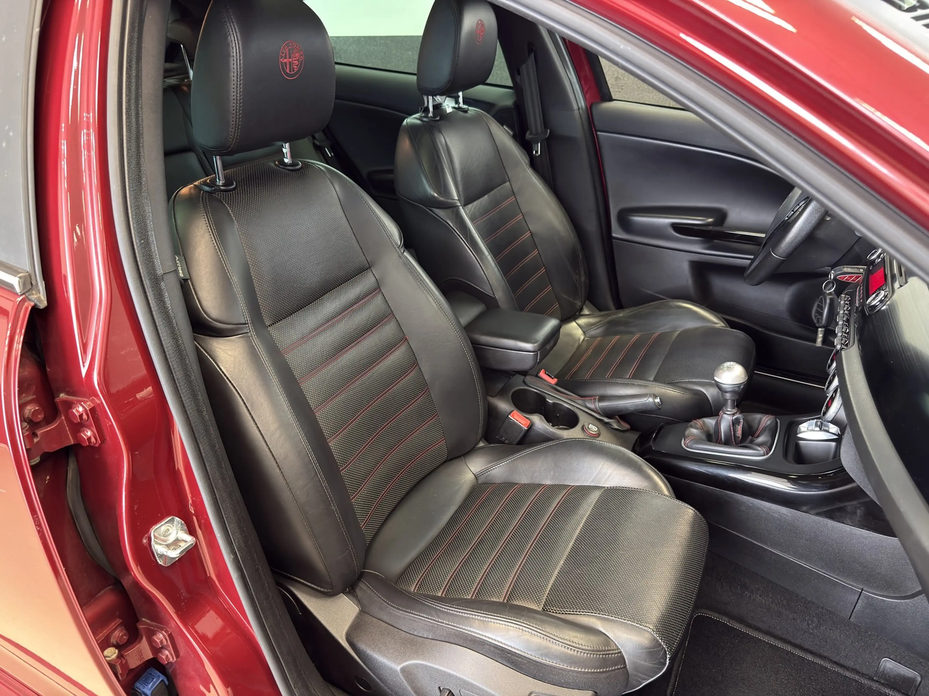 Alfa Romeo Giulietta 1.8 TBI 16V Quadrifoglio Verde Leder Xenon — photo 9