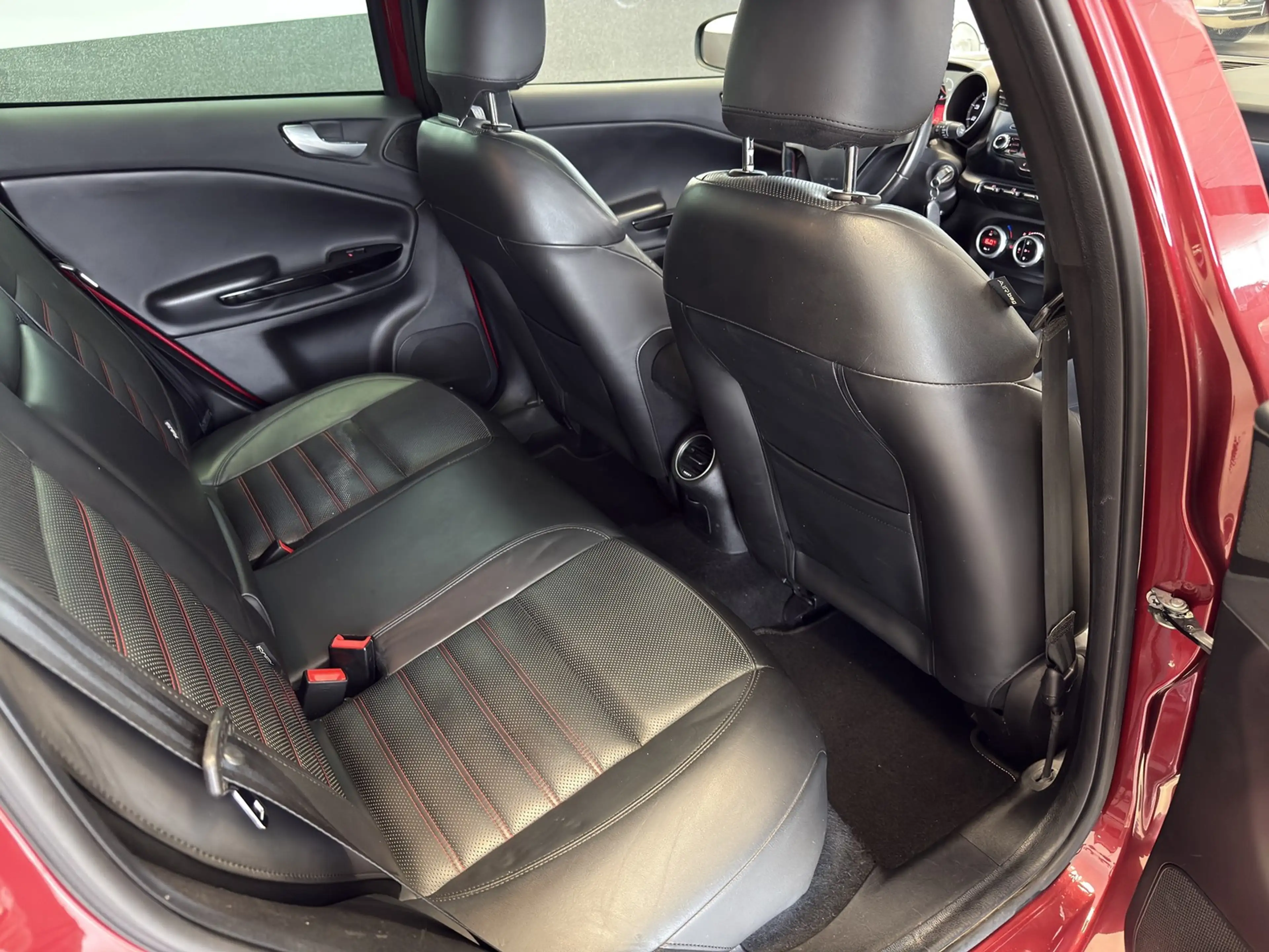 Alfa Romeo Giulietta 1.8 TBI 16V Quadrifoglio Verde Leder Xenon — photo 10