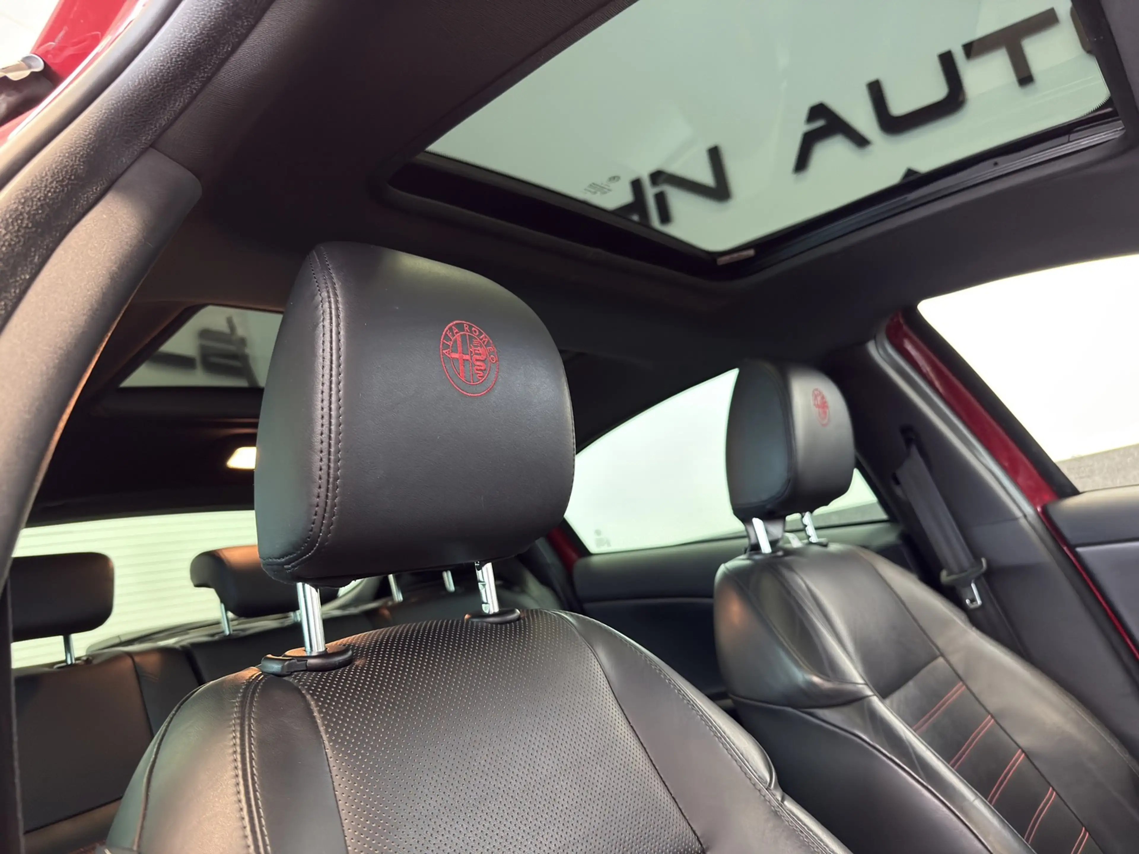 Alfa Romeo Giulietta 1.8 TBI 16V Quadrifoglio Verde Leder Xenon — photo 11