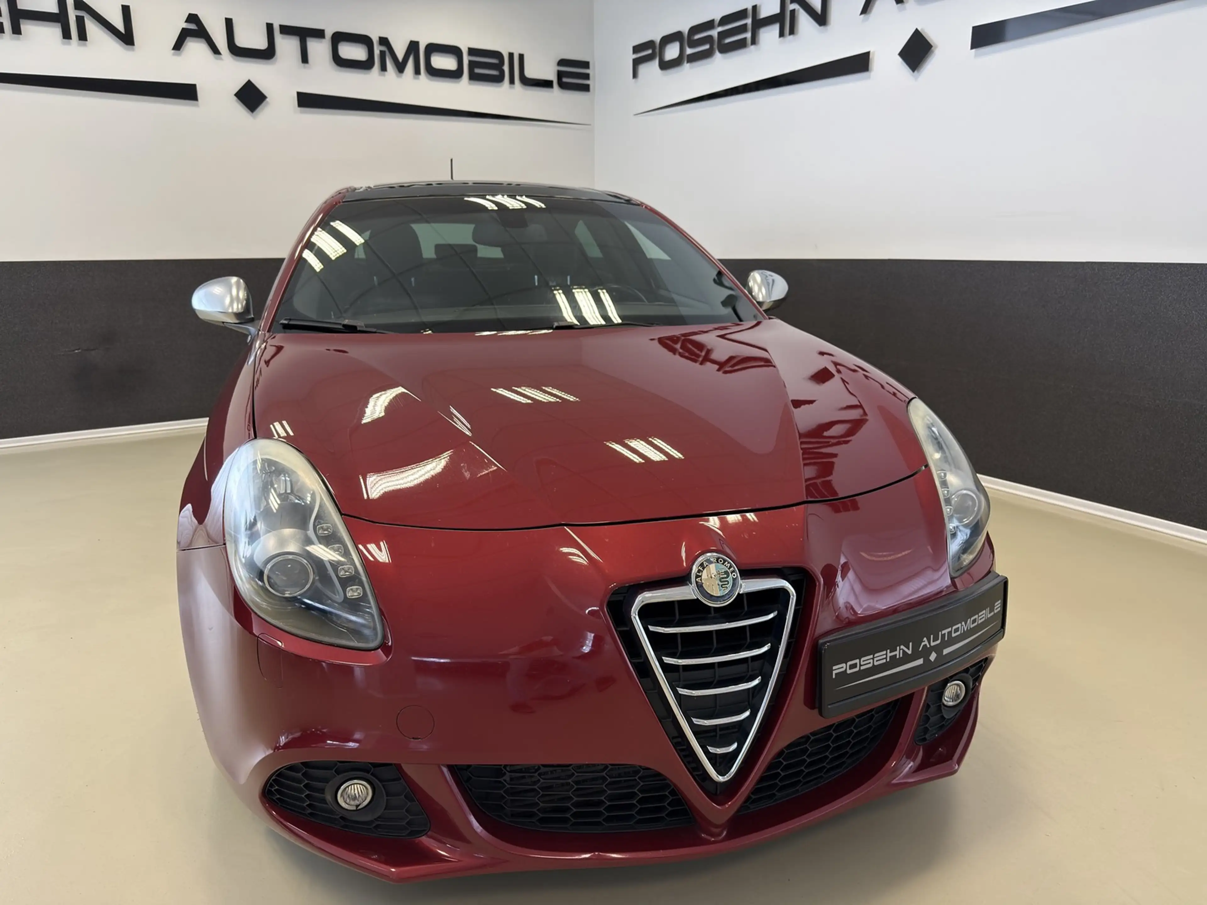 Alfa Romeo Giulietta 1.8 TBI 16V Quadrifoglio Verde Leder Xenon — photo 2