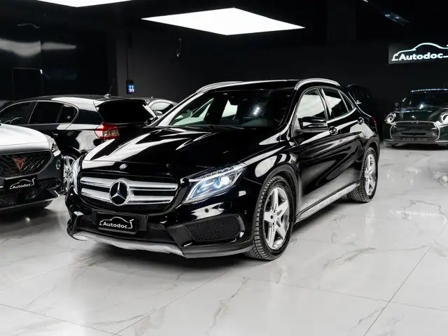 Mercedes-Benz GLA 180 d Premium AMG auto