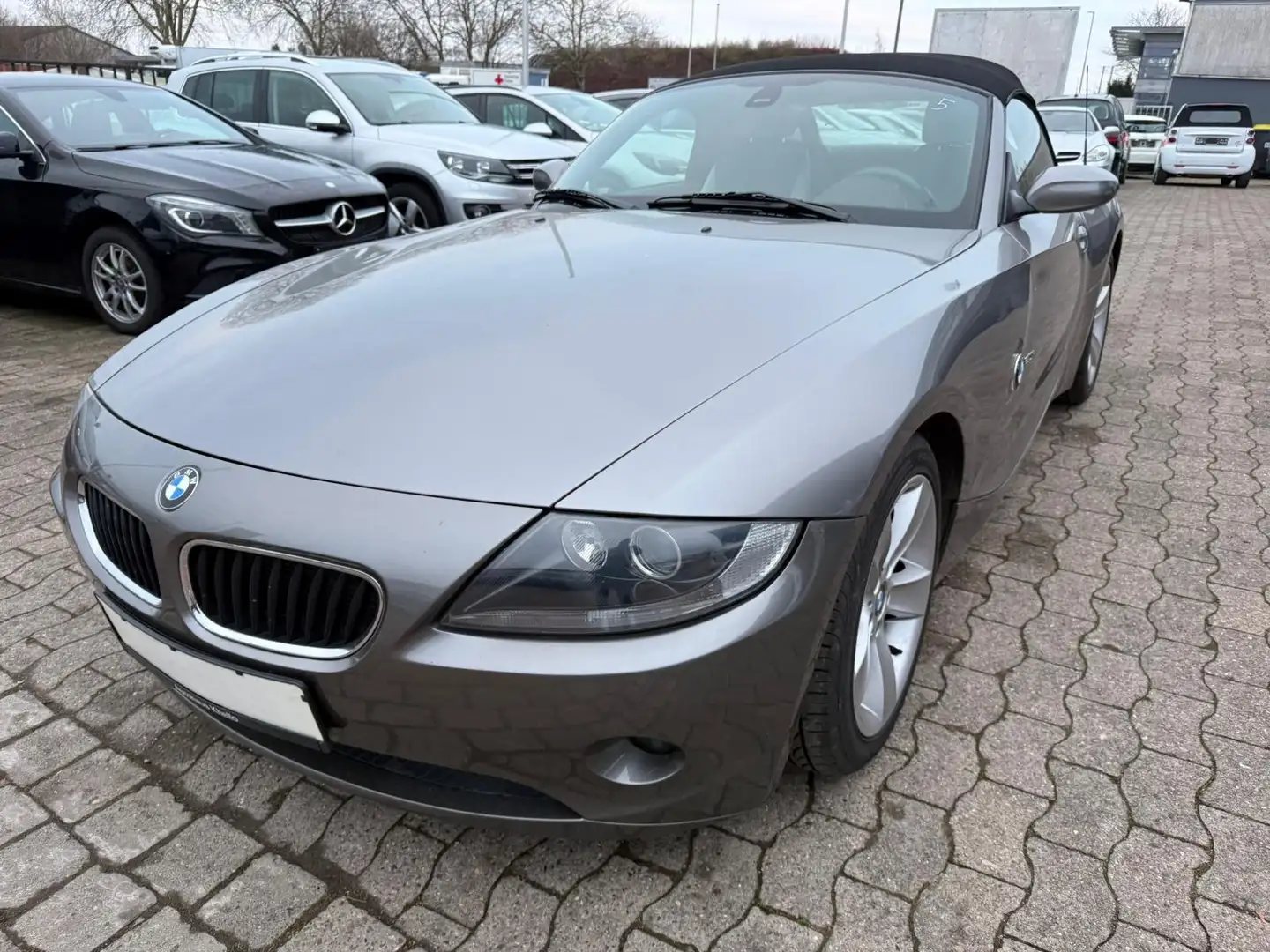 BMW Z4 2.0i+Ratenzahlung ohne Bank#AKTION 15% Anzahlung Grau - 1