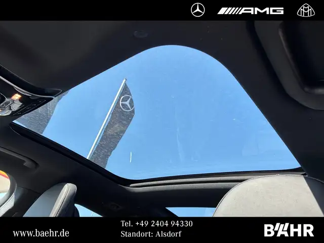 Mercedes-Benz 220 view 14