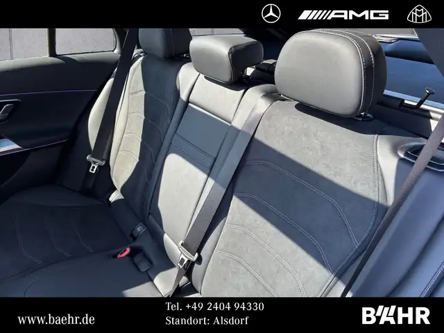 Mercedes-Benz 220 view 9