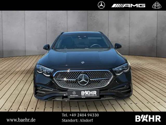 Mercedes-Benz 220 view 7