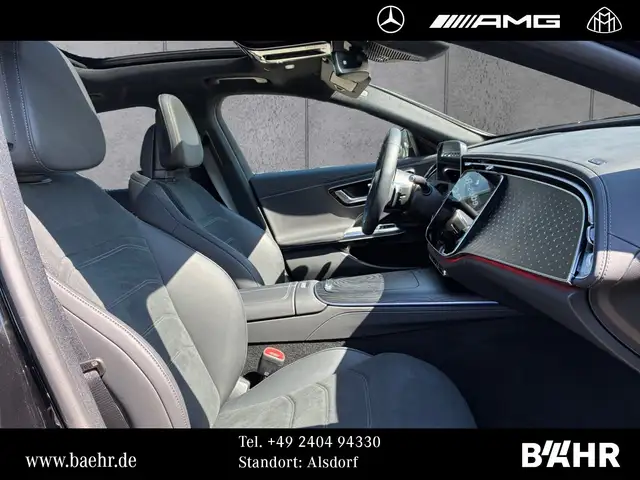 Mercedes-Benz 220 view 5