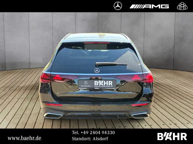 Mercedes-Benz 220 view 8